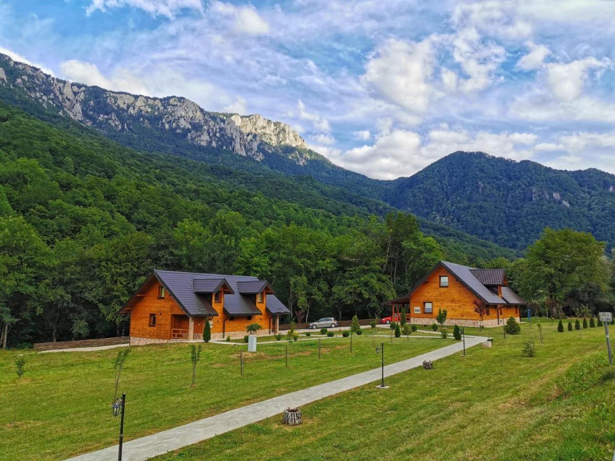 Vila "Volujak" Tjentiste Luaran gambar