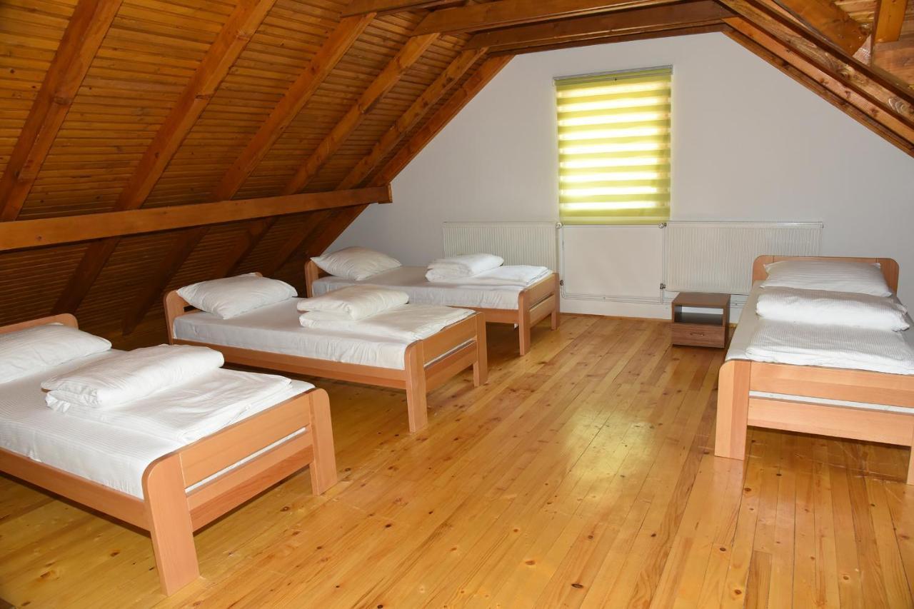 Vila "Volujak" Tjentiste Luaran gambar