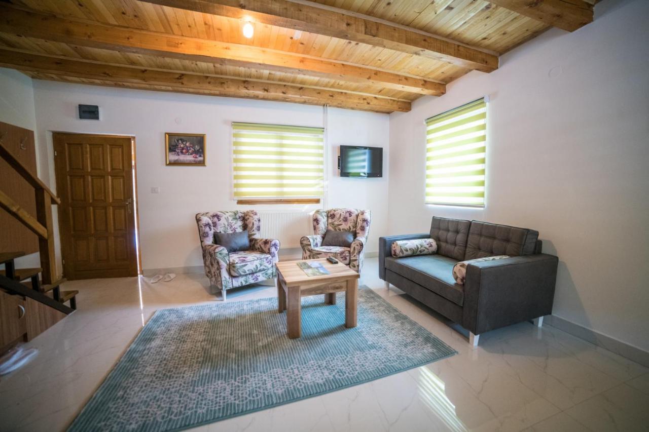 Vila "Volujak" Tjentiste Luaran gambar