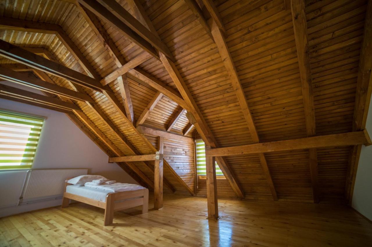 Vila "Volujak" Tjentiste Luaran gambar