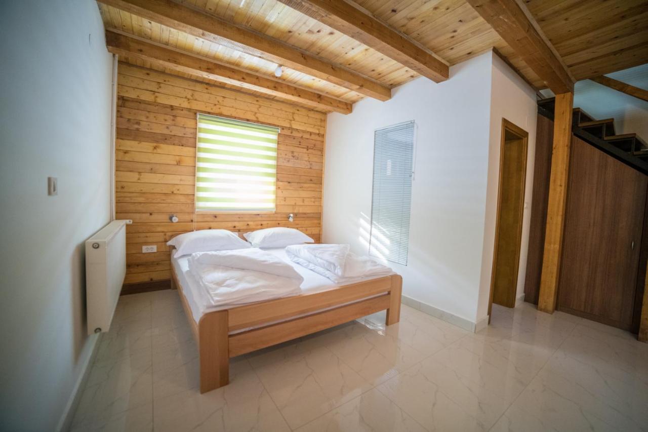 Vila "Volujak" Tjentiste Luaran gambar