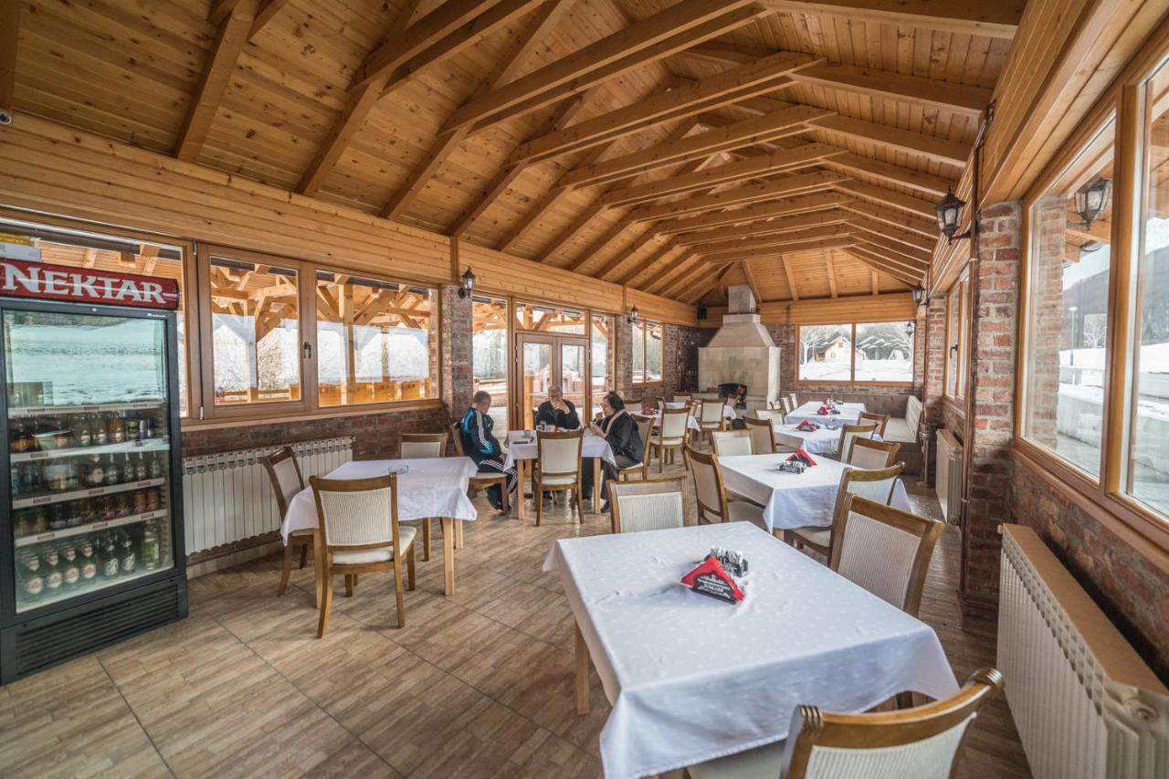 Vila "Volujak" Tjentiste Luaran gambar